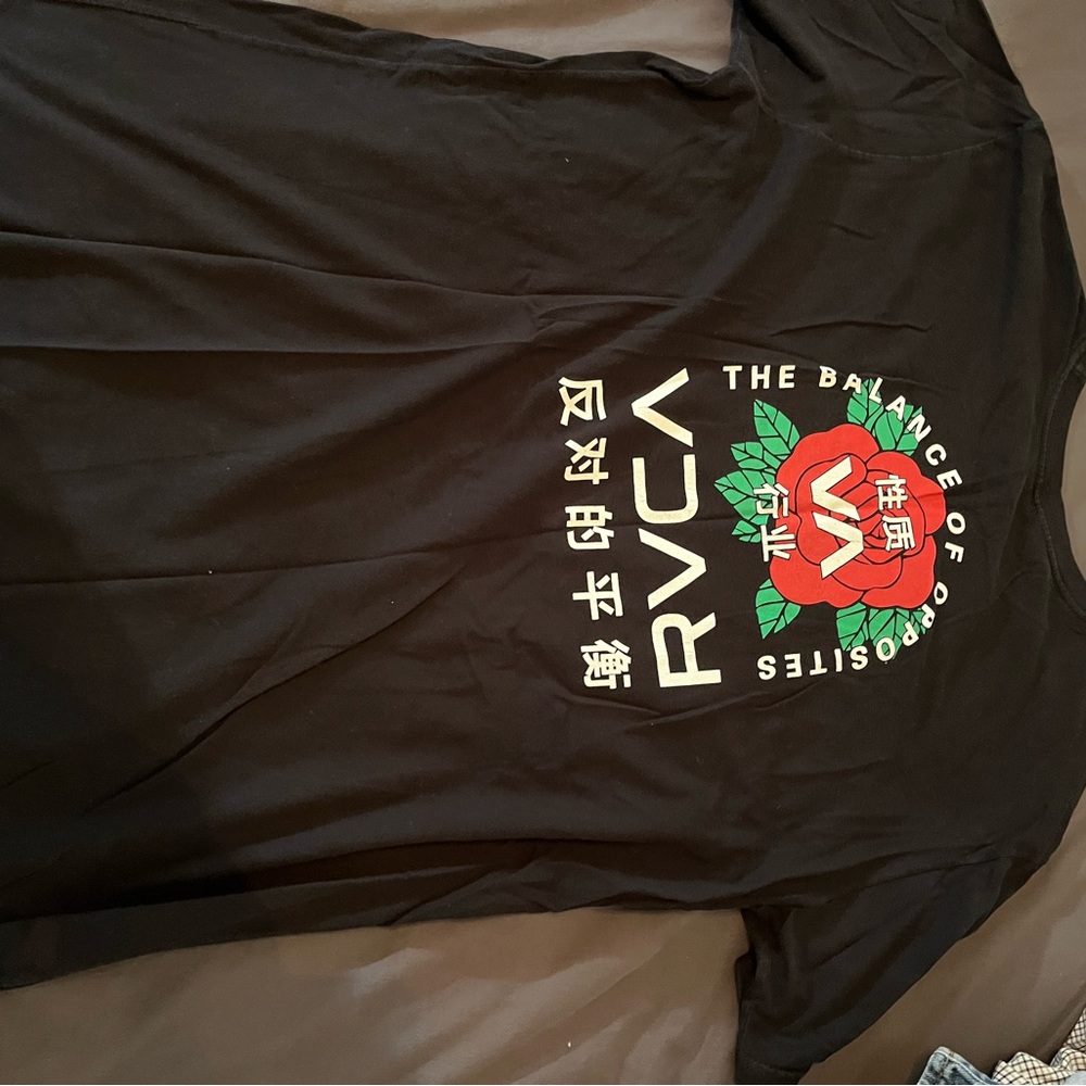 RVCA X-Large Graphic Tee.